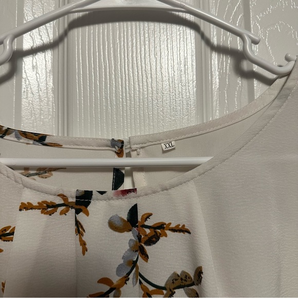 🔥 5/$25 EUC White & Floral Top Blouse Shirt Women’s Size XXL 2XL 2X - Picture 4 of 7